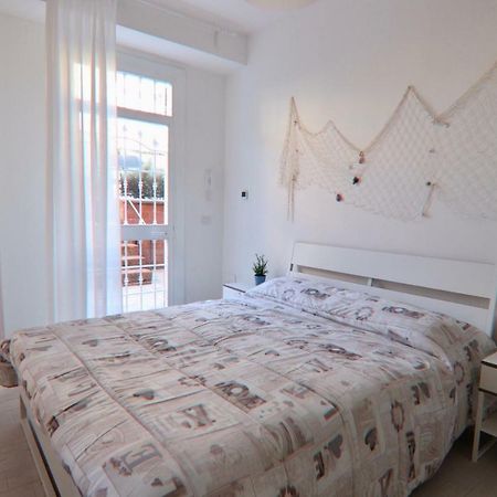 Holidayhouse Ostia - Libeccio Exterior foto