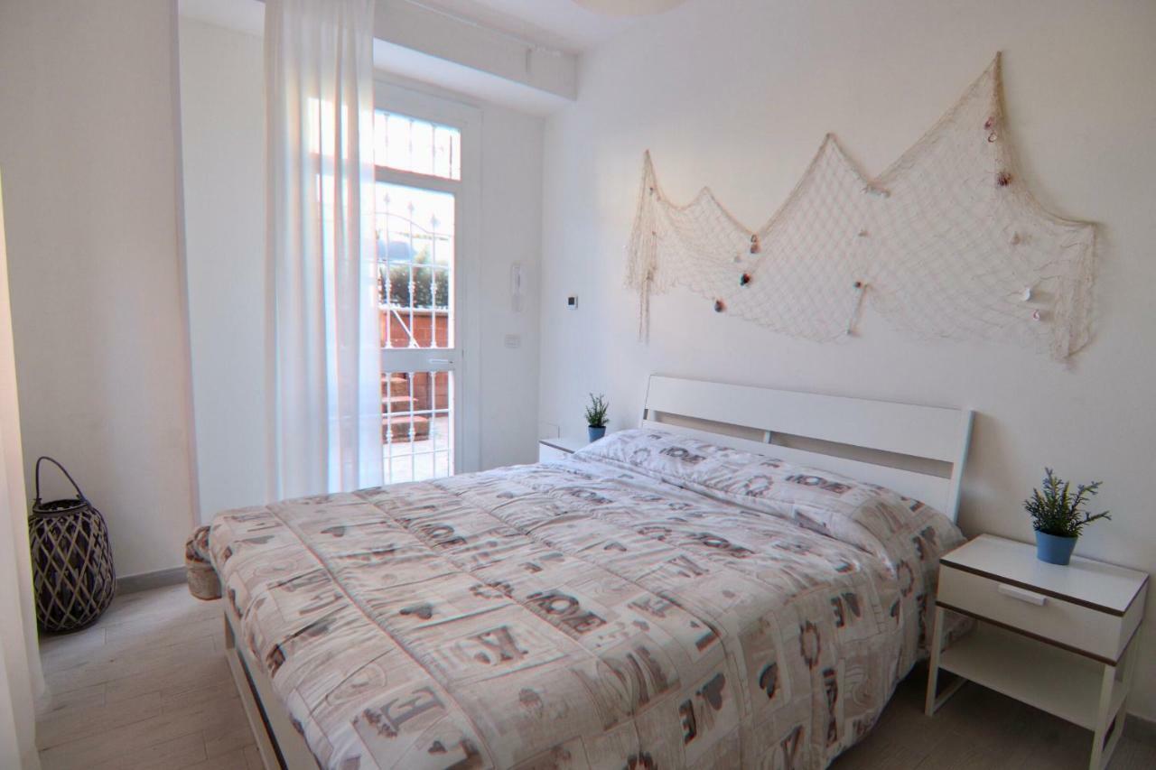 Holidayhouse Ostia - Libeccio Exterior foto
